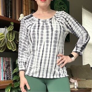 James Perse Black and White Tie Dye Sweater Top